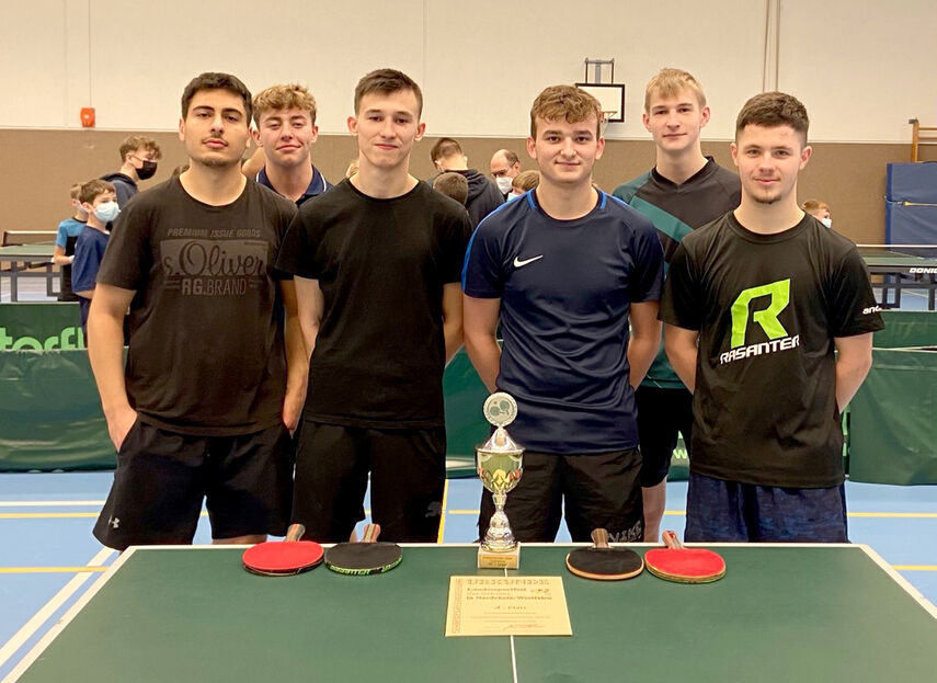 Die Gesamtschule Bad Driburg wird souverän Tischtennis-Schulkreismeister in der Wettkampfklasse I